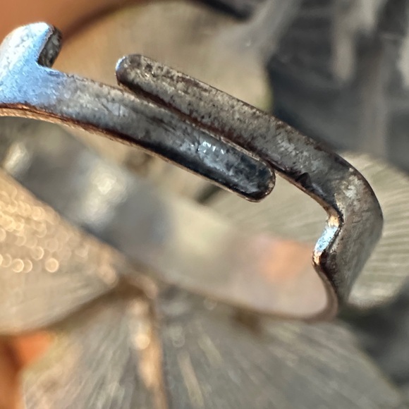 Chic Green Floral Statement Ring - Picture 8 of 17